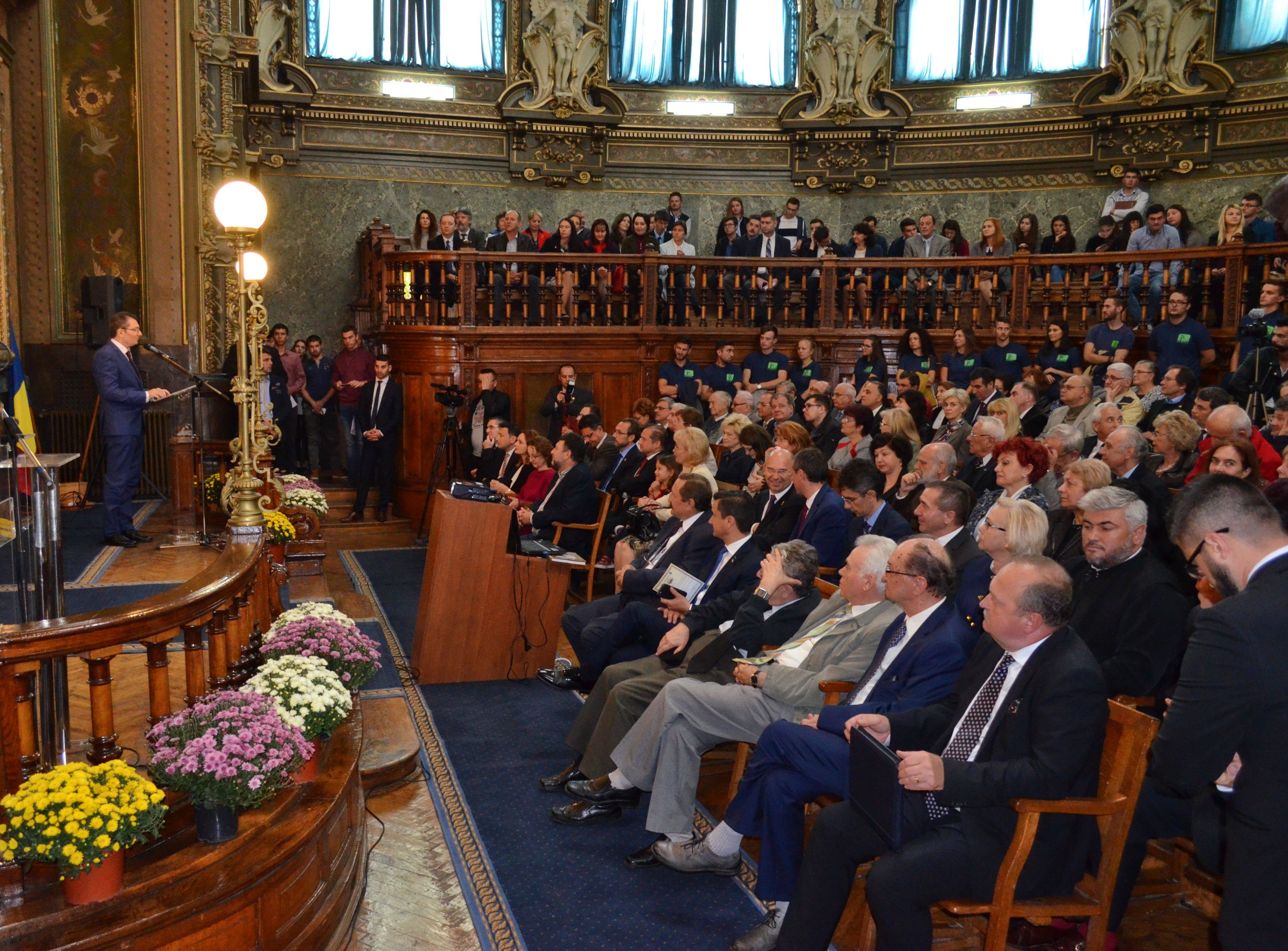 deschidere-de-an-universitar-la-tuiasi-intre-prieteni-prieteni-ai-iasului