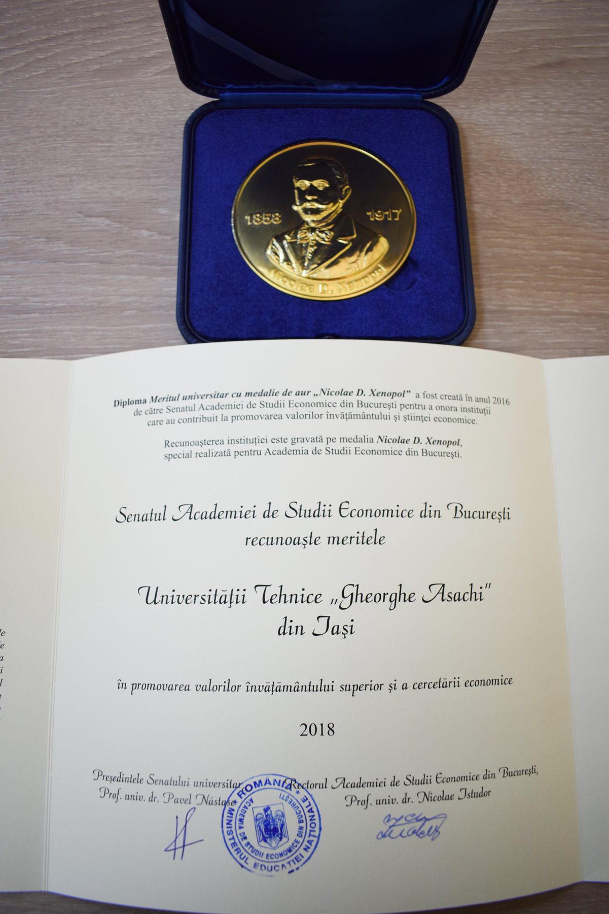 politehnica-ieseana-a-primit-meritul-universitar-cu-medalie-de-aur-nicolae-d-xenopol-din-partea-academiei-de-stiinte-economice-din-bucuresti