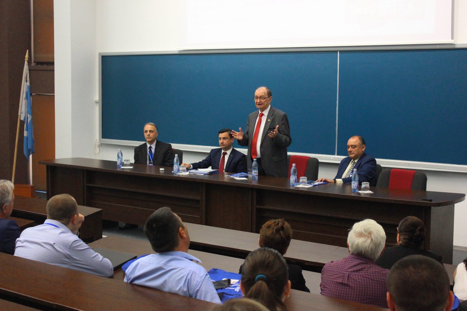 academicianul-bogdan-c-simionescu-a-vorbit-despre-planul-de-dezvoltare-a-romaniei-in-deschiderea-conferintei-scolii-doctorale-tuiasi-2018