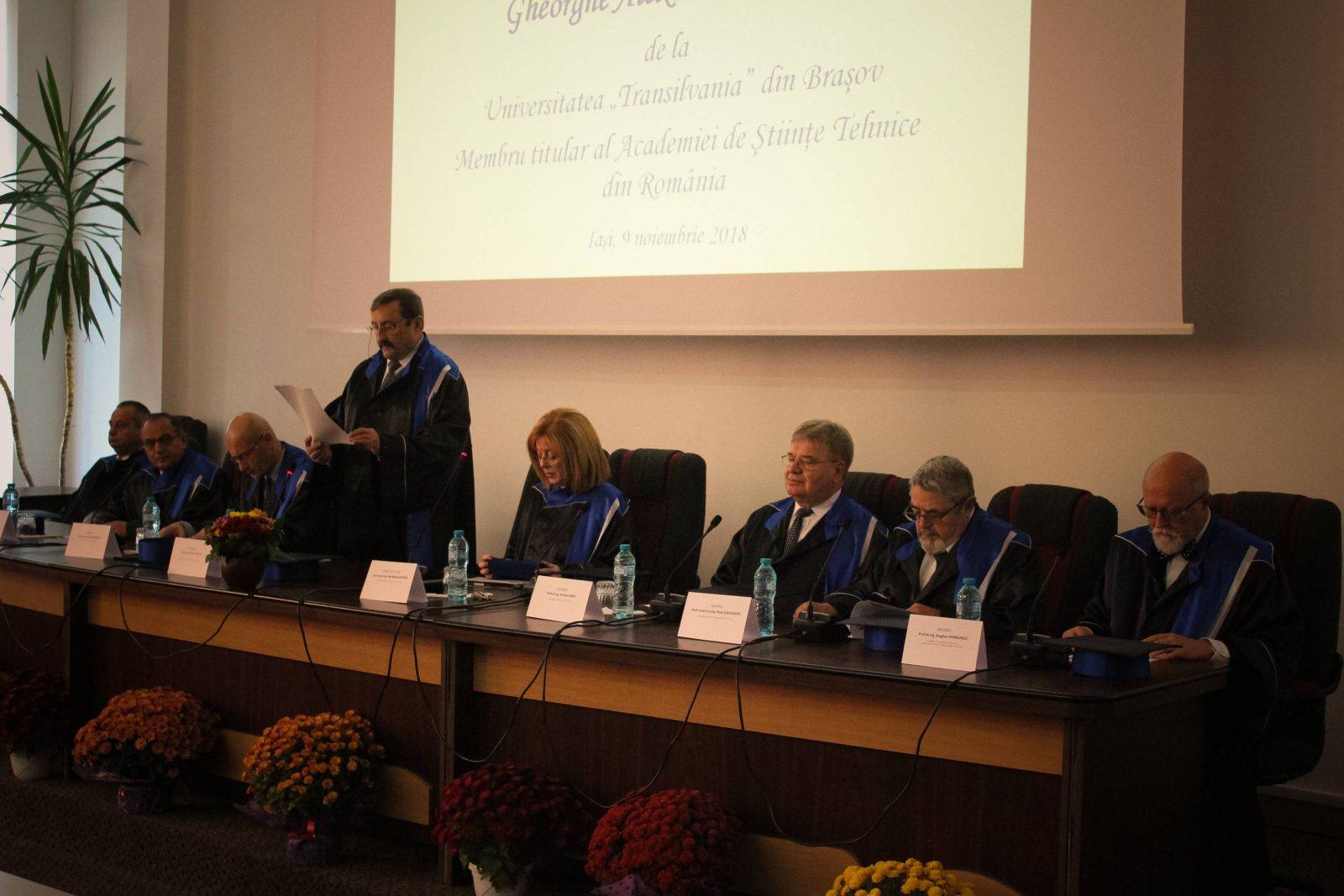 universitatea-tehnica-i-a-oferit-distinctia-de-doctor-honoros-causa-profesorului-gheorghe-alexandru-radu-membru-titular-al-academiei-de-stiinte-tehnice-din-romania